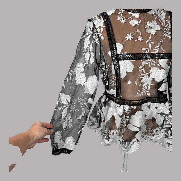 Gracia Black & White Floral Embroidered Long Sleeve Mesh Peplum Top L - Picture 5 of 16